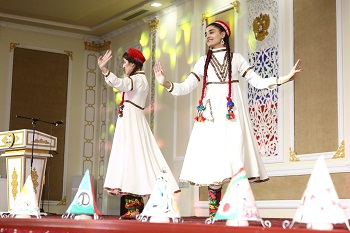 タジキスタン伝統の踊り