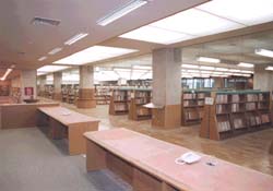 青森市民図書館