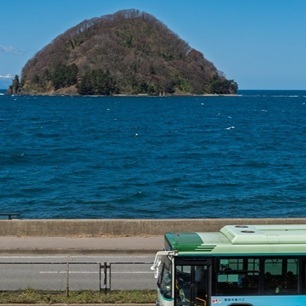 浅虫の海と湯ノ島とバス
