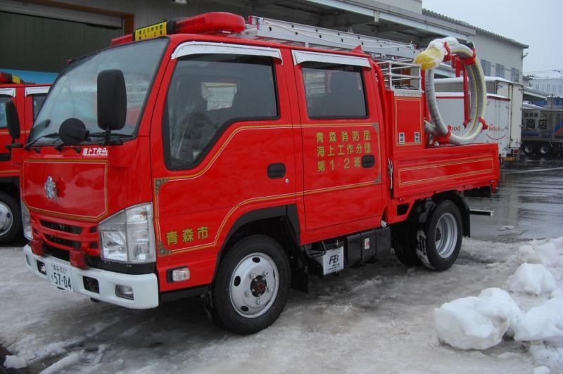 写真：小型動力ポンプ付き積載車