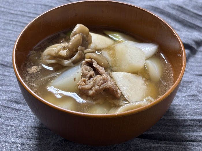 県産長いも入り山形風芋の子汁の写真