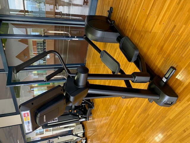 写真：R7クロストレーナー1