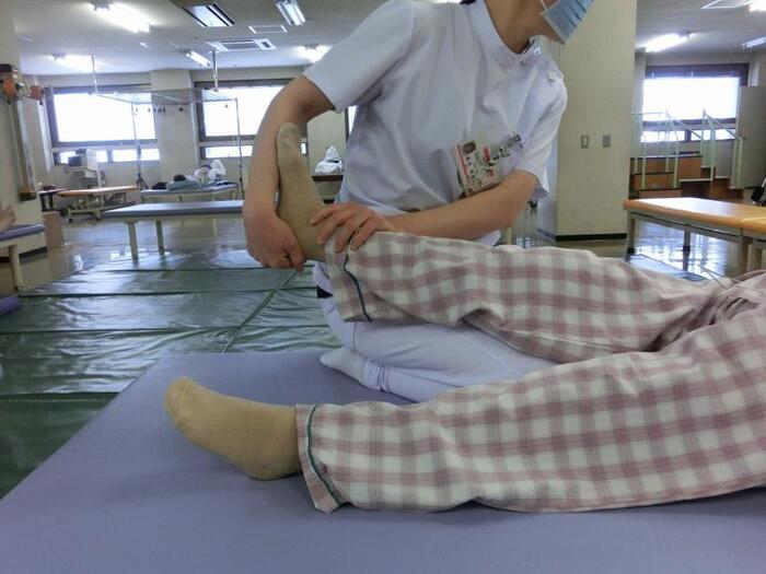 写真：関節可動域練習の様子3