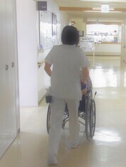 先輩看護師3