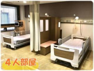 写真：4人部屋（準個室化）