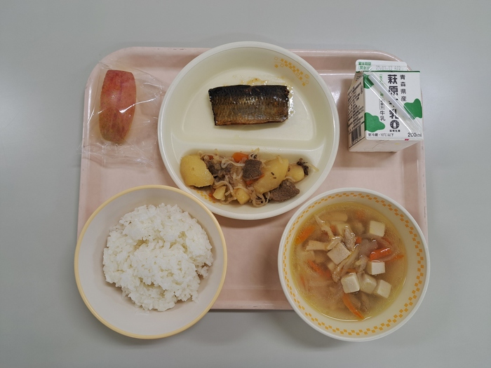 写真:中学校給食センター対象校の献立例
