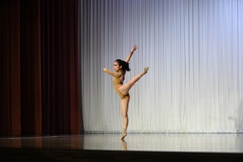 写真：実演（文化賞　梶原 杏心 様）