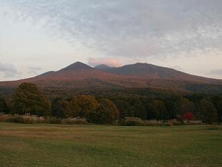 写真:夕日に染まる秋