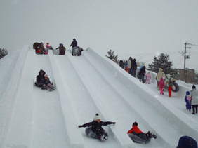 写真：大型すべり台