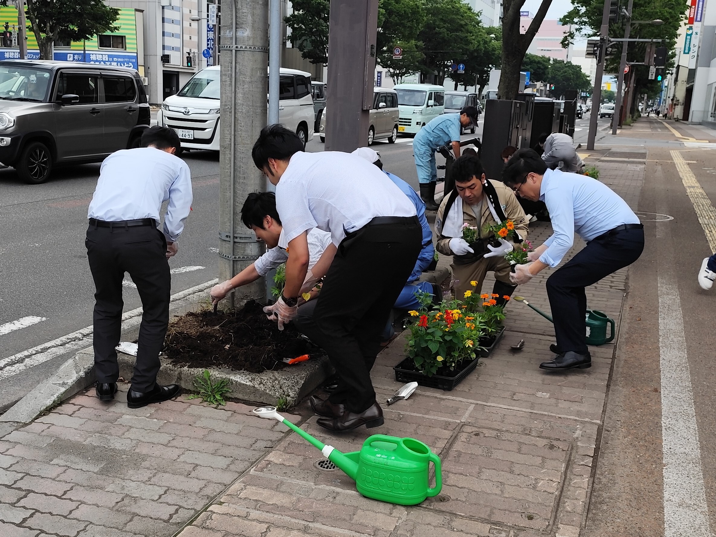 青森市測量設計業協会主催植栽活動2
