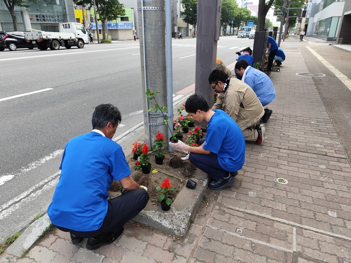 青森市測量設計業協会主催植栽活動2