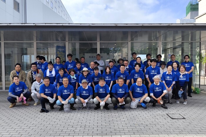 写真：青森市測量設計業協会主催植栽活動1