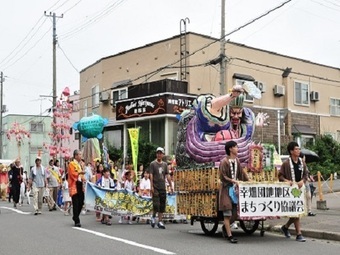 写真：幸畑団地地区の「幸畑ヒルズねぶた祭」