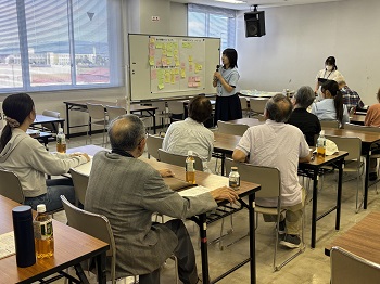 写真：グループごとの意見を発表してもらいました