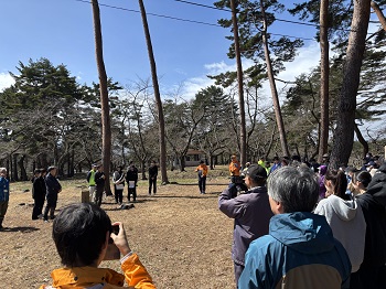 写真：開会式の司会は油川中学校生徒が務めました