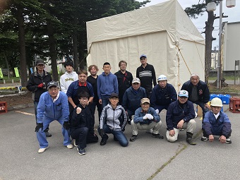 小屋建て後の記念撮影