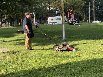 刈り払い作業