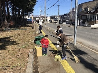 写真:清掃活動の様子1