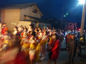 写真:跳人の様子