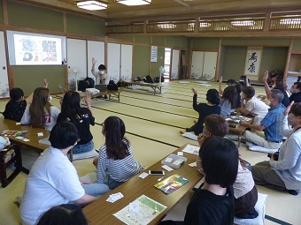 写真:クイズの様子