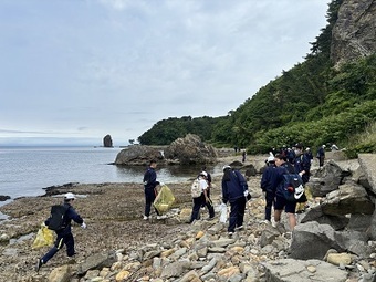 写真:清掃活動の様子
