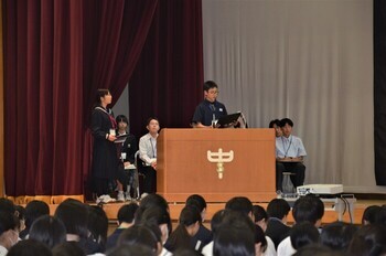 写真2：報告会の様子