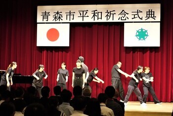 写真4：青森中央高校演劇部卒業生による演劇