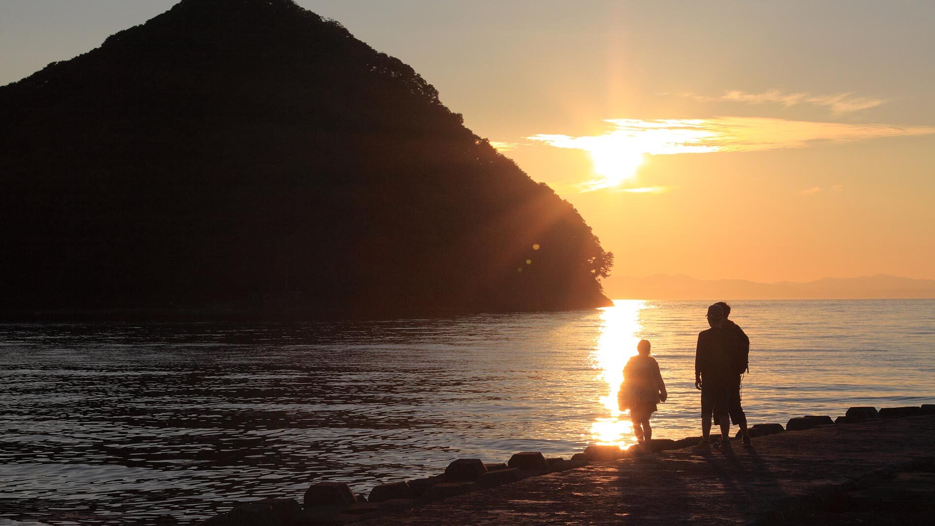 浅虫海岸の夕日の写真
